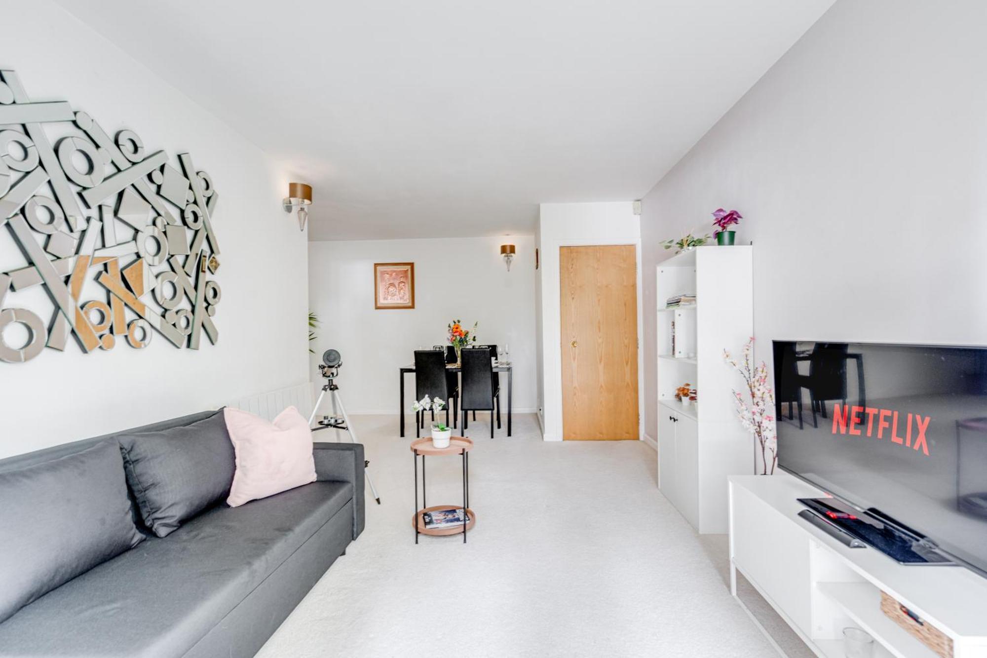 Apartment In Elephant & Castle With Parking Лондон Экстерьер фото